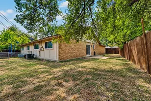 8808 Pineridge Dr, Austin, TX 78729 - Photo 18