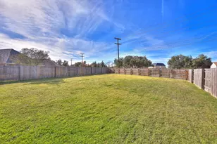 409 Bluehaw Dr, Georgetown, TX 78628 - Photo 32