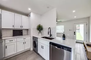 1200 E 52nd St, Austin, TX 78723 - Photo 16