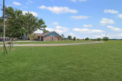 1508 Pendergrass Street, Lockhart, TX 78644 - Photo 8