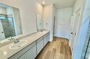 197 Coopers Hawk Crst, Cedar Creek, TX 78612 - Photo 4