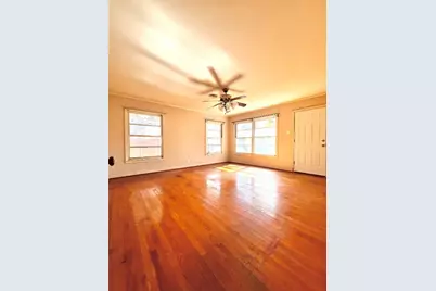 1307 W Main Street, Cameron, TX 76520 - Photo 14