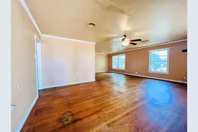 1307 W Main Street, Cameron, TX 76520 - Photo 8