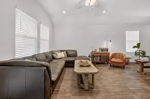 196 Harvest Crk Dr, Uhland, TX 78640 - Photo 6