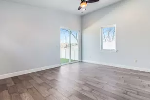 1130 Spur St, Austin, TX 78721 - Photo 12