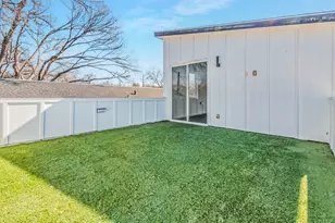 1130 Spur St, Austin, TX 78721 - Photo 14