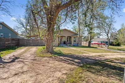 209 Harris Street, Elgin, TX 78621 - Photo 38