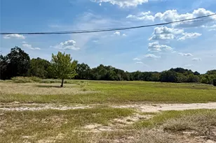 290 Richmond St, McDade, TX 78650 - Photo 8