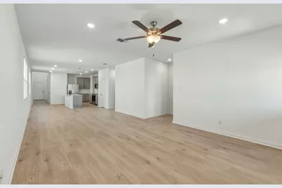 157 Green Berets Bend, Jarrell, TX 76537 - Photo 10