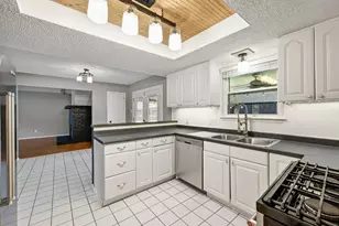 1406 Oakridge Dr, Round Rock, TX 78681 - Photo 10