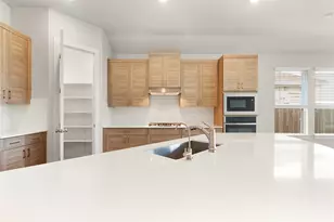 233 W Faulkner St, Liberty Hill, TX 78642 - Photo 18