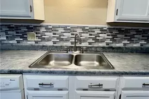 2009 Kirksey Dr, Austin, TX 78741 - Photo 10