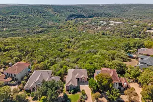 8802 Bluegrass Dr, Austin, TX 78759 - Photo 4