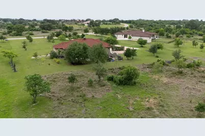 128 Strada Luca, Florence, TX 76527 - Photo 38