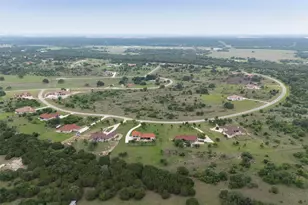 128 Strada Luca, Florence, TX 76527 - Photo 34
