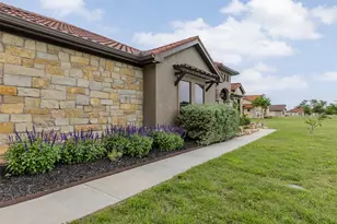 128 Strada Luca, Florence, TX 76527 - Photo 6
