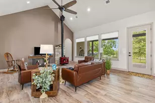 128 Strada Luca, Florence, TX 76527 - Photo 14