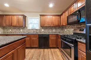 921 E 37th St, Austin, TX 78705 - Photo 10