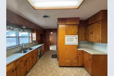 1204 E Lake Drive, Taylor, TX 76574 - Photo 14