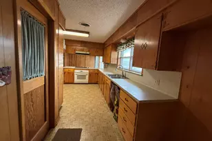 1204 E Lake Dr, Taylor, TX 76574 - Photo 6