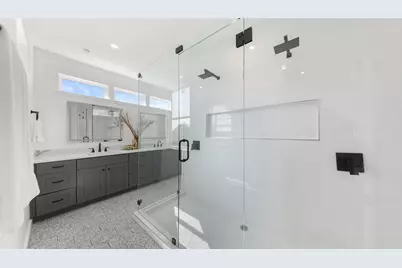 5912 Harold Court #107, Austin, TX 78721 - Photo 24