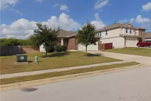 124 Hollis Ln, Kyle, TX 78640 - Photo 2