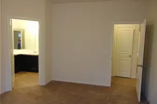 124 Hollis Ln, Kyle, TX 78640 - Photo 8