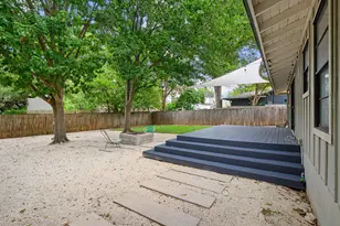 2506 East Side Dr, Austin, TX 78704 - Photo 24