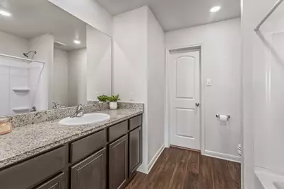 304 Hyacinth Way UNIT #7-K, Jarrell, TX 76537 - Photo 14