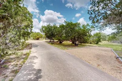 18220 Shepherds Corral, Dripping Springs, TX 78620 - Photo 4