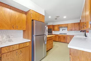803 Peach St, Seguin, TX 78155 - Photo 8
