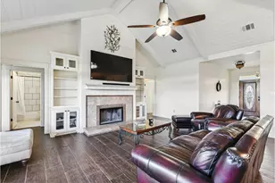 498 N County Line Rd, Elgin, TX 78621 - Photo 4