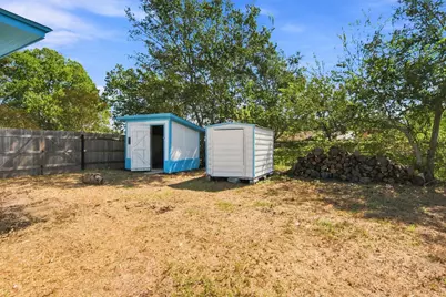 312 S Wilson Avenue, Giddings, TX 78942 - Photo 30