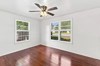 312 S Wilson Avenue, Giddings, TX 78942 - Photo 18
