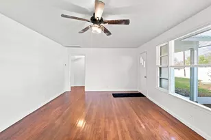 312 S Wilson Ave, Giddings, TX 78942 - Photo 10