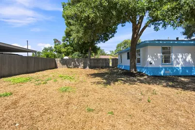 312 S Wilson Avenue, Giddings, TX 78942 - Photo 32