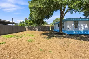 312 S Wilson Ave, Giddings, TX 78942 - Photo 32
