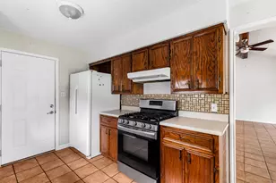 7506 Glenhill Rd, Austin, TX 78752 - Photo 8