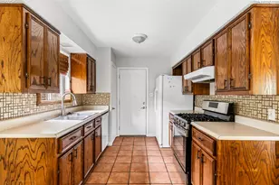 7506 Glenhill Rd, Austin, TX 78752 - Photo 6