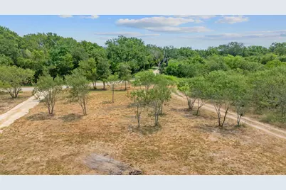 1375 Plant Road, Luling, TX 78648 - Photo 16