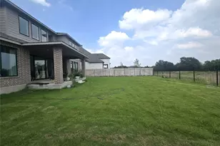 124 Ribera Dr, Liberty Hill, TX 78642 - Photo 30