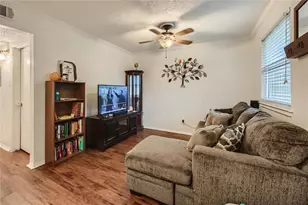 2401 Manor Rd, Austin, TX 78722 - Photo 4