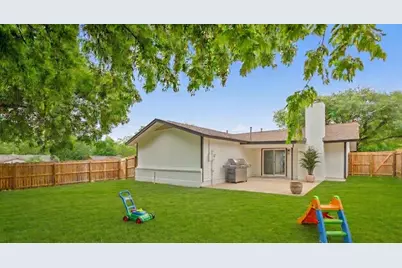 9006 Lodge Court, Austin, TX 78758 - Photo 12