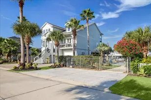 241 Tamana Dr, Galveston, TX 77554 - Photo 2