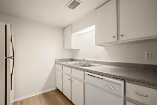 2401 Leon St, Austin, TX 78705 - Photo 2