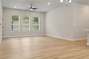 240 Shadow Oak Dr, Bastrop, TX 78602 - Photo 10