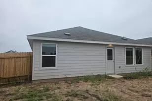 2329 Silvercloud Dr, Lockhart, TX 78644 - Photo 24