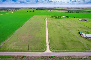 851 Co Rd 455, Coupland, TX 78615 - Photo 1