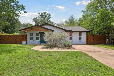 407 Magnolia Street, Bastrop, TX 78602 - Photo 2