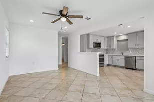 407 Magnolia St, Bastrop, TX 78602 - Photo 8